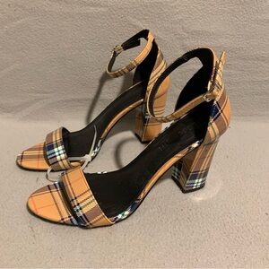 Madden Girl Sandals Women’s Size 7.5 M Yellow Plaid Beella Open Toe Block Heel